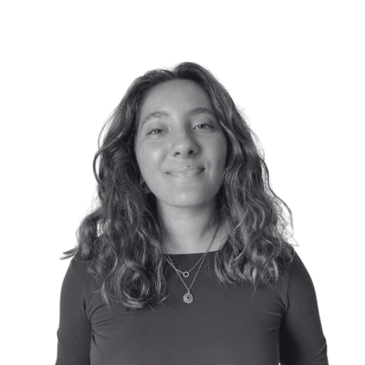 equipe-cinquieme-dimension-toulouse-charlene-responsable-reseaux-sociaux equipe-cinquieme-dimension-toulouse-charlene-responsable-reseaux-sociaux